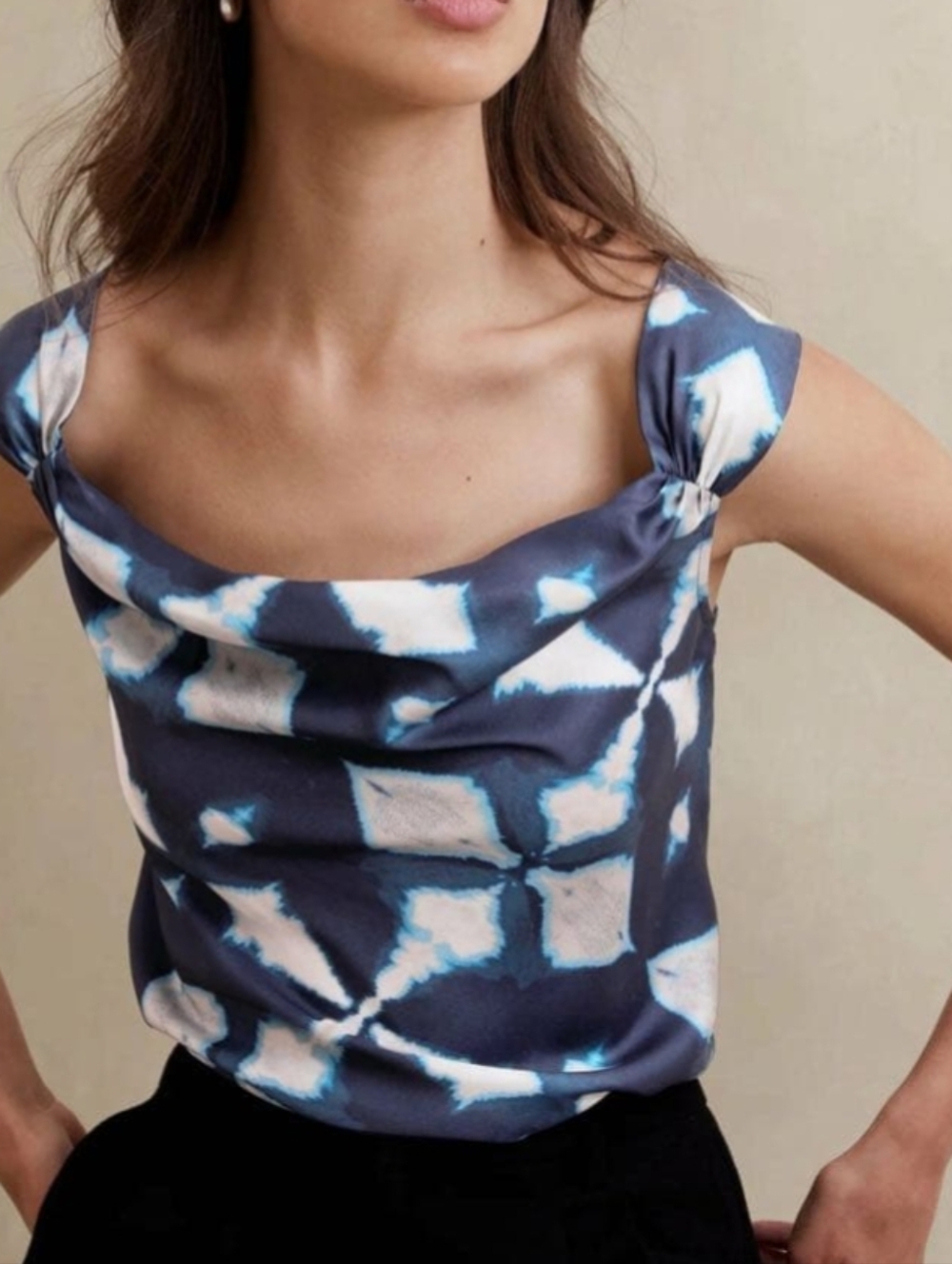 NWT....Banana Republic Navy and Cream Printed Cowl Neck Top Size Small
